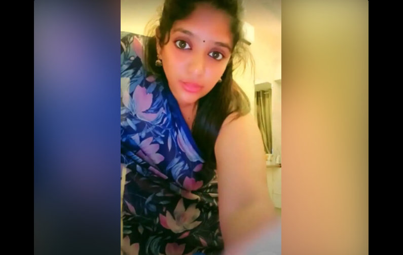 Telugu Milf Anu Nude Teasing Her Big Boobs And Shakes Her Huge Ass On Live Cam Show